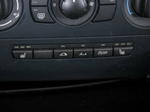 Image 24/50 of BMW 120d (2008)