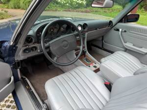 Image 11/30 of Mercedes-Benz 560 SL (1987)