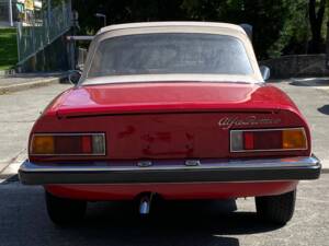 Image 8/50 de Alfa Romeo Spider Veloce 2000 (1973)