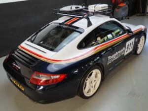 Image 4/50 de Porsche 911 Carrera (2005)