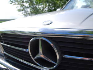 Image 26/96 de Mercedes-Benz 280 SL (1982)