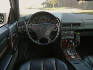 Bild 13/26 von Mercedes-Benz SL 320 (1993)