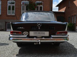 Image 7/15 of Mercedes-Benz 190 c (1964)