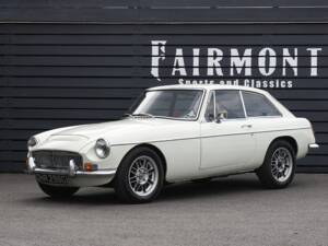 Image 3/36 of MG MGC GT (1969)