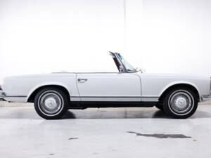 Image 4/29 de Mercedes-Benz 230 SL (1964)