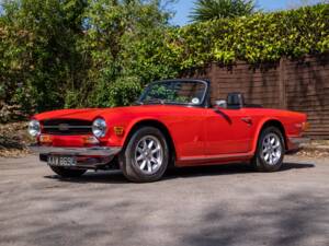 Image 14/41 of Triumph TR 6 (1972)
