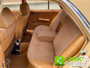 Image 10/10 of Mercedes-Benz 300 D (1978)