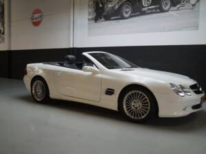 Image 1/46 of Mercedes-Benz SL 500 (2005)