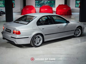 Image 7/23 de BMW 540i (1999)