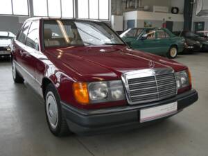 Afbeelding 24/42 van Mercedes-Benz 200 D (1987)