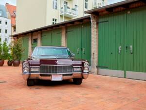 Bild 18/200 von Cadillac Coupe DeVille (1968)