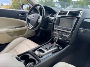 Image 39/49 of Jaguar XKR (2007)