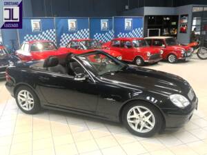 Image 6/72 de Mercedes-Benz SLK 200 Kompressor (2003)