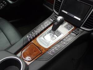 Image 57/98 of Porsche Panamera S (2010)
