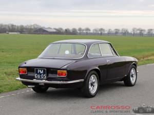 Immagine 20/40 di Alfa Romeo Giulia 1300 GT Junior (1972)