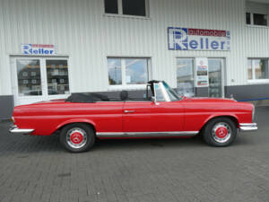 Afbeelding 8/28 van Mercedes-Benz 250 SE (1965)