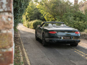 Image 11/24 of Bentley Continental GTC V8 (2021)