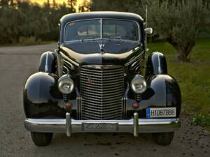 Image 4/50 of Cadillac V-16 (1938)