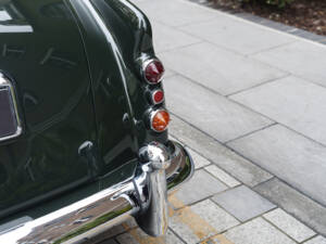 Image 20/33 of Bentley S1 DHC Park Ward (1956)