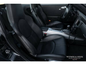 Image 14/34 of Porsche 911 Carrera S (2005)