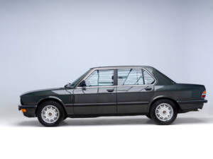 Immagine 7/43 di BMW 528i (1986)
