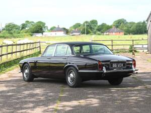 Afbeelding 3/21 van Daimler Double Six Vanden Plas (1973)