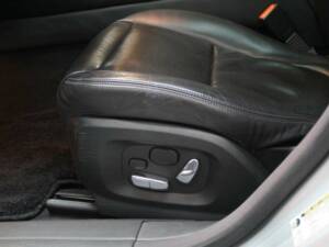 Image 43/50 of Jaguar XJ 8 4.2 (2007)