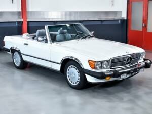 Imagen 7/7 de Mercedes-Benz 560 SL (1989)