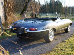 Bild 49/52 von Jaguar E-Type 4.2 (1965)