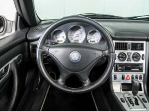 Image 8/50 of Mercedes-Benz SLK 200 Kompressor (2002)