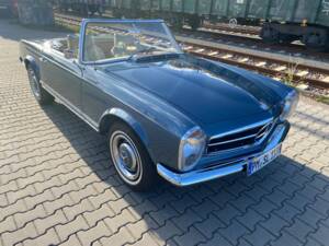 Imagen 2/32 de Mercedes-Benz 230 SL (1963)