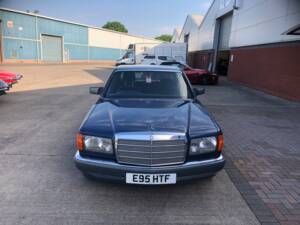 Image 3/13 of Mercedes-Benz 300 SE (1988)