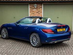 Image 4/50 of Mercedes-Benz SLC 250 d (2017)