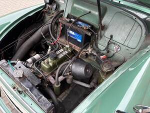 Image 12/16 of Morris Minor 1000 Traveller (1965)