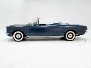 Image 8/15 of Chevrolet Corvair Monza Convertible (1964)