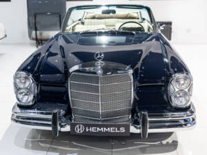 Image 3/30 of Mercedes-Benz 250 SE (1967)