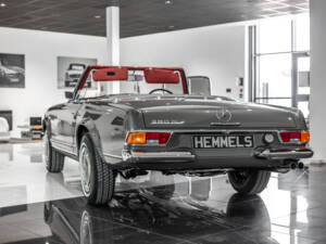 Image 20/21 of Mercedes-Benz 280 SL (1969)