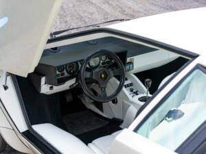 Image 11/20 of Lamborghini Countach 5000 S (1983)