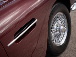 Image 13/14 of Aston Martin DB 6 (1968)