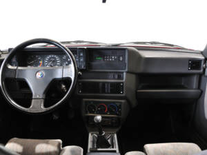 Bild 32/39 von Alfa Romeo 75 2.0 Twin Spark (1990)