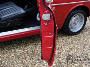 Image 24/50 of Volvo P 123 GT (1967)