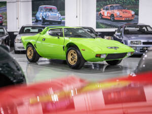 Image 14/44 of Lancia Stratos HF Stradale (1974)