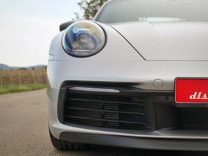 Image 7/39 of Porsche 911 Carrera T (2023)