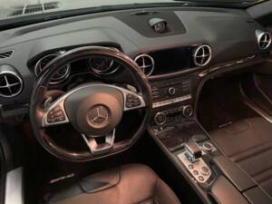 Image 17/20 of Mercedes-Benz SL 63 AMG (2017)