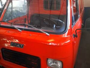 Image 3/15 of FIAT 900T (1977)