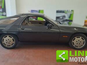 Immagine 2/10 di Porsche 928 S (1980)