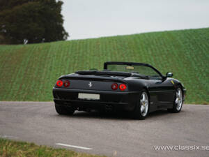 Bild 30/33 von Ferrari F 355 Spider (1997)