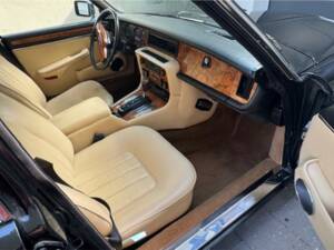 Image 3/5 of Jaguar XJ 12 (1989)