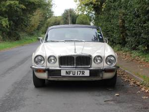 Image 2/14 of Daimler Sovereign 4.2 (1977)