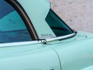 Image 11/26 of Mercedes-Benz 300 SL Roadster (1963)